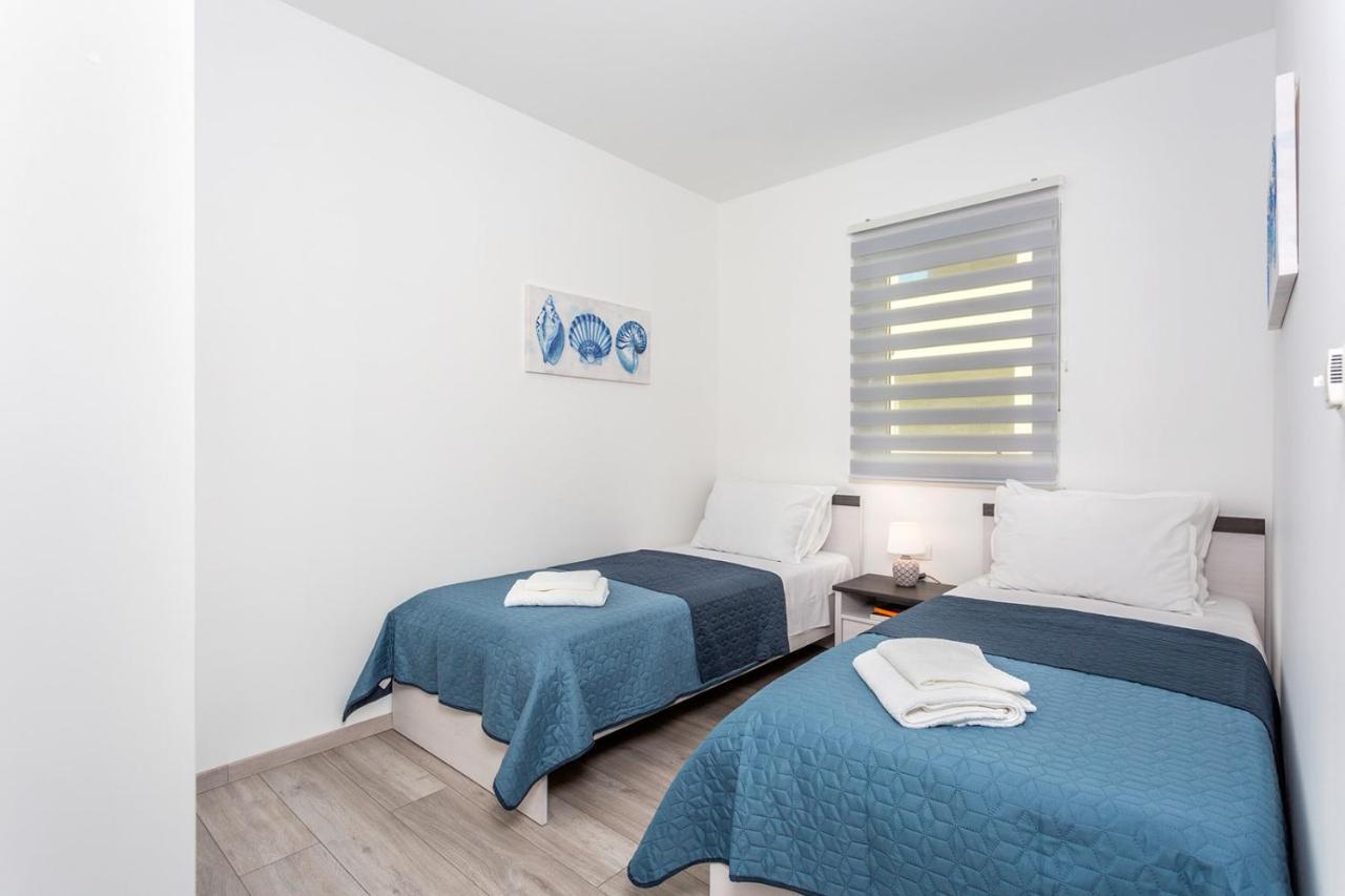 Kvarner Bay 4* - Apartments 1 & 3 Rijeka Bagian luar foto